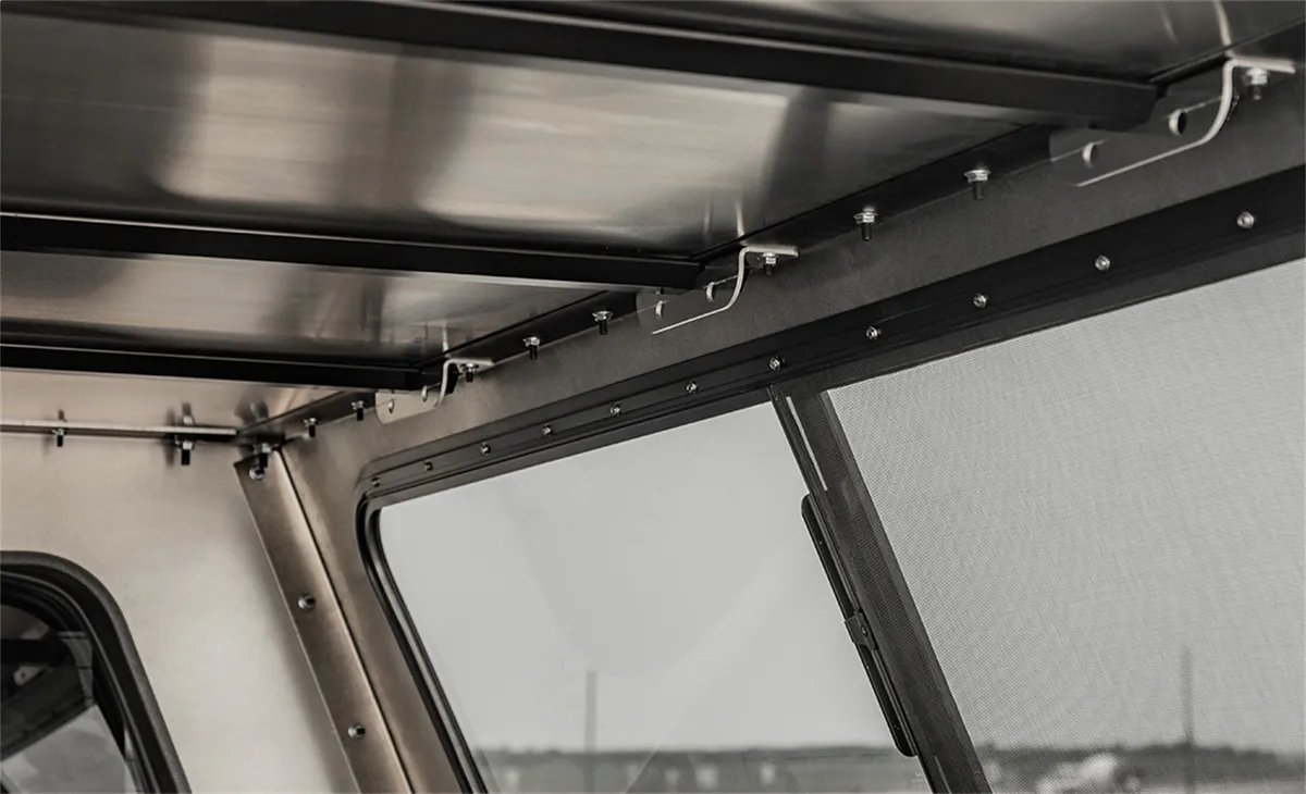 20c Gladiator 5ft Explore Aluminum Truck Topper product image