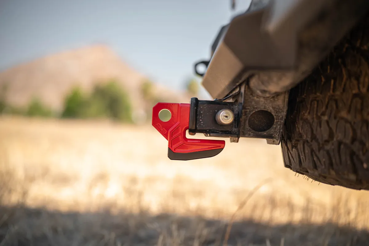 DV8 Offroad Xtract Hitch Skid Plate - Black product image