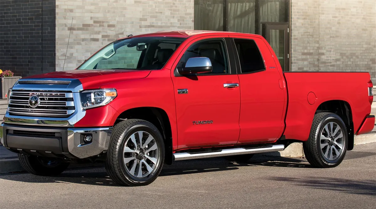 OCTA Series Nerf Bar; Aluminum; Premium Chrome Finish; product image