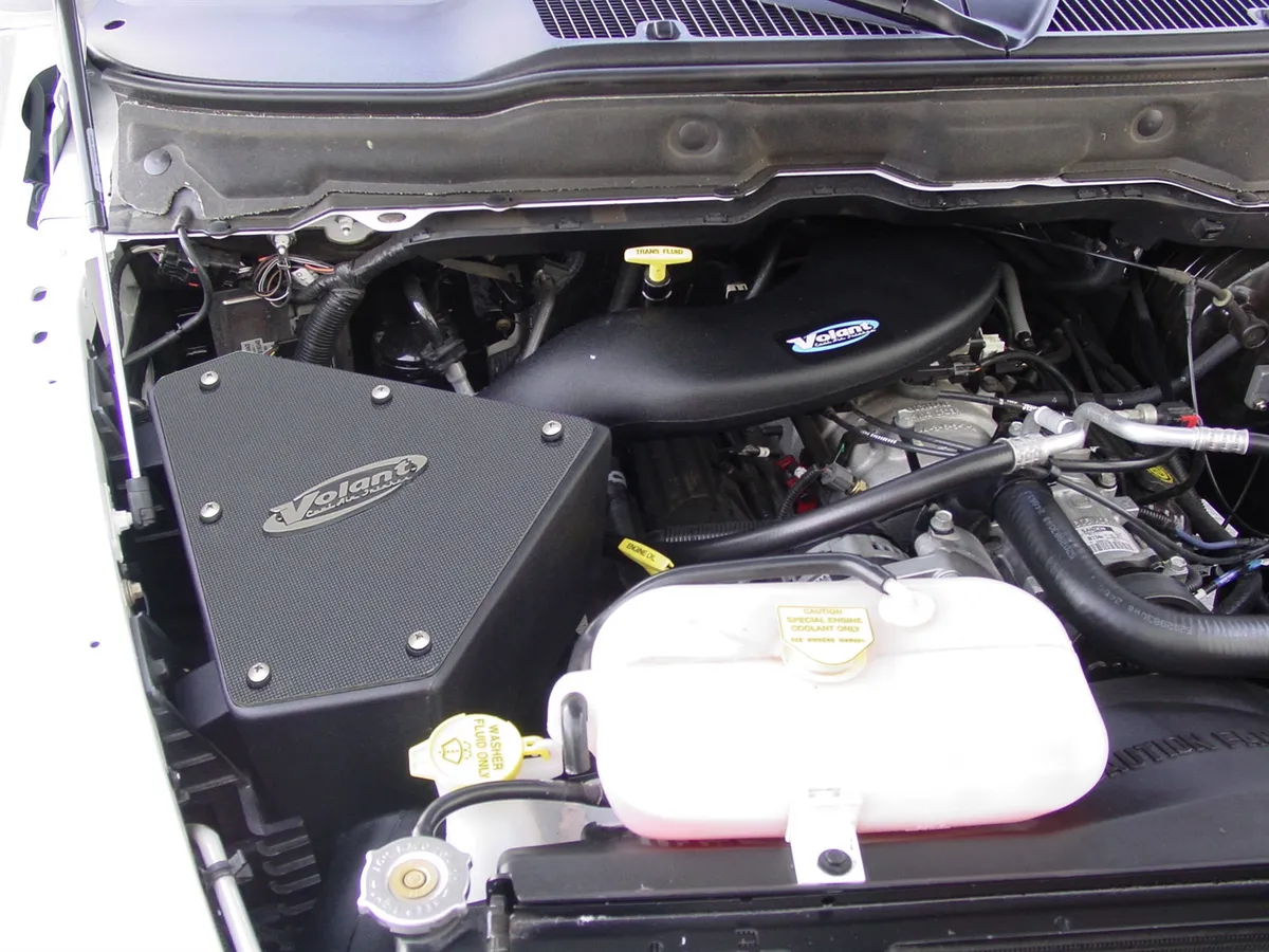 Cold Air Intake Kit; Incl. Closed Filter Box/Air Duct/Pro5 Filter/Connectors/Clamps; product image