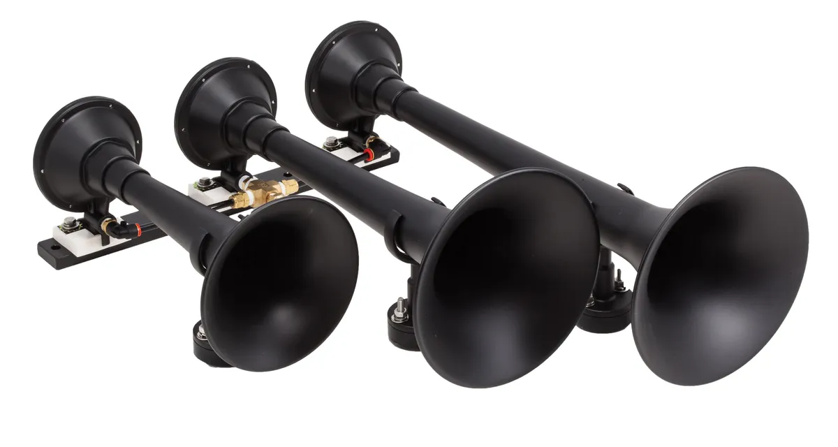 Black Triple Horn; 18.25 in. / 14.75 in. / 10 in. Trumpets; XCR2.0 Coated Zinc Alloy; product image
