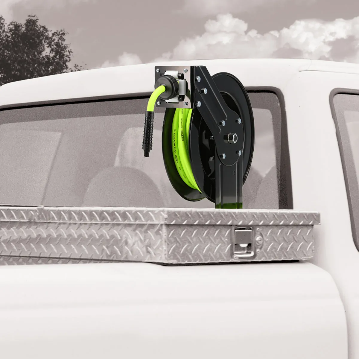 fz Retractable Air Hose Reel Open Single Arm 3/8in 50ft product image