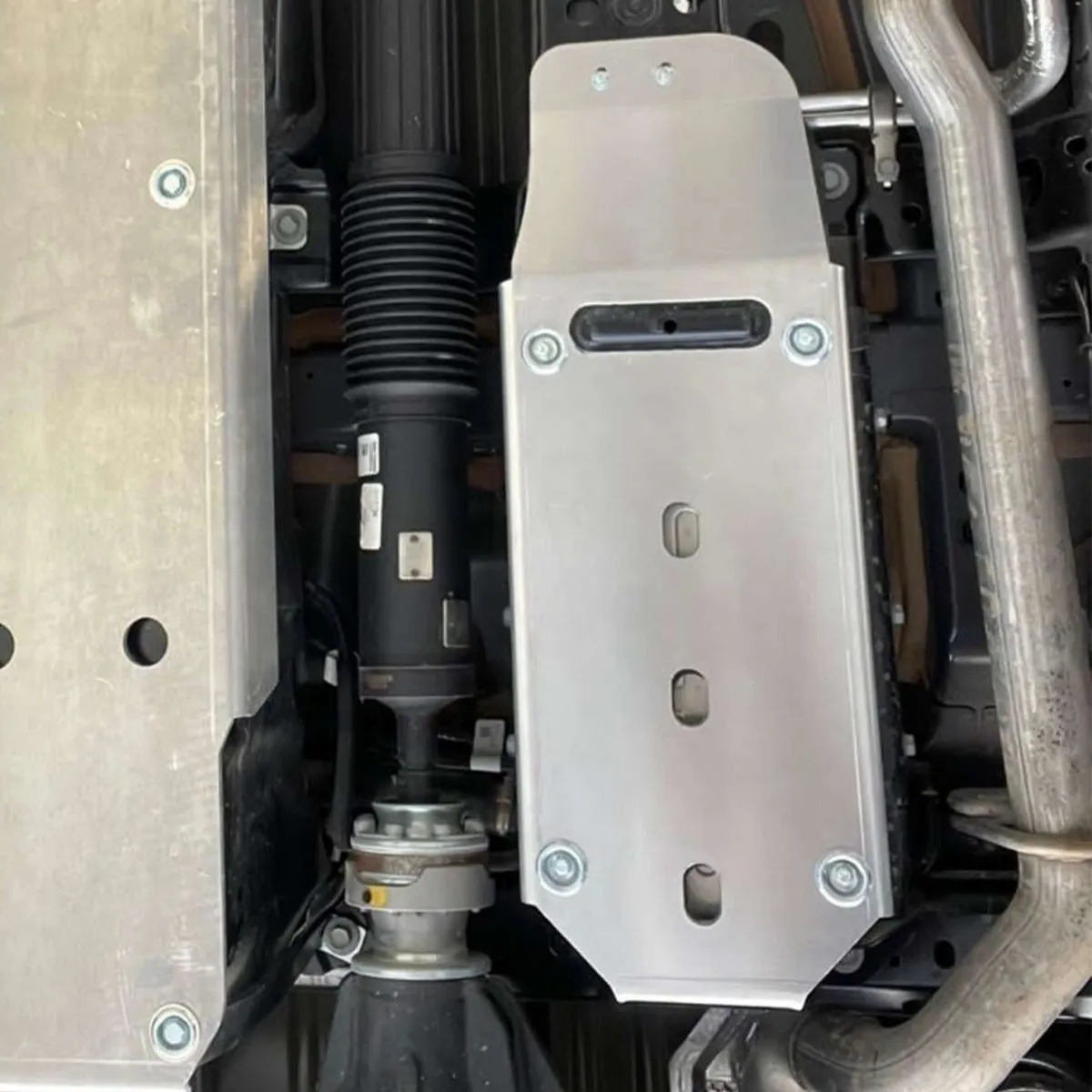 eTourque Battery Skid Plate | Jeep Wrnagler JL 21-25 (2.0L Turbo / 3.6L, 4 doors) product image