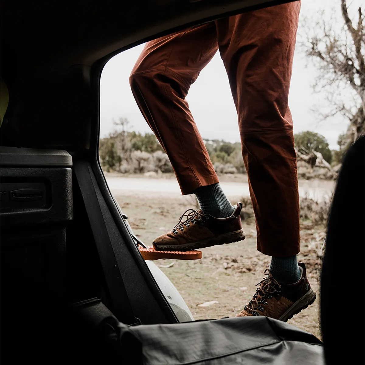 Moki Ascent; Dualposition Hook & Platform Step; Black/Orange product image