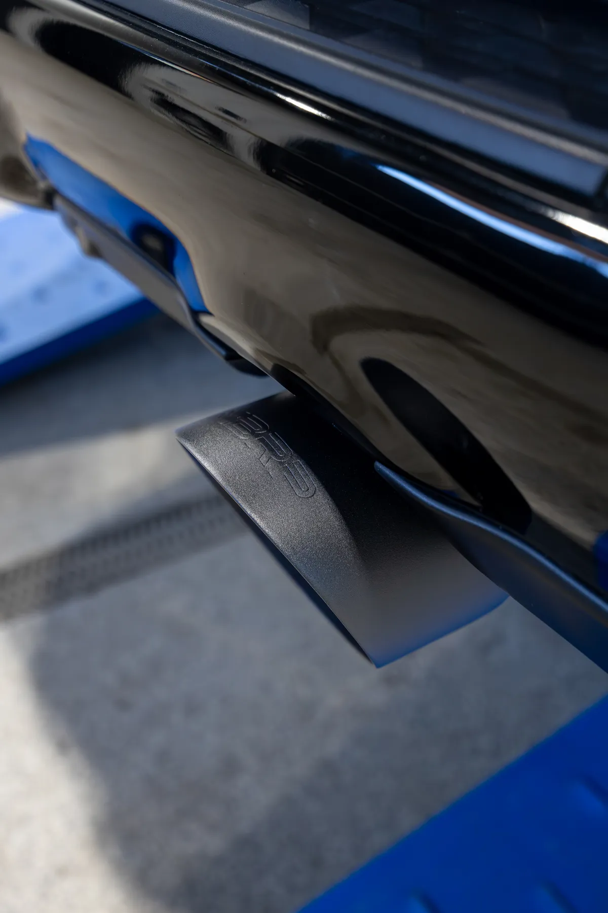 Armor BLK Exhaust Tip; 5 in. Outer Diameter; 3 in. Inlet Diameter; Dual Wall; Angle Cut; Sold In Pairs; Black Coated; product image