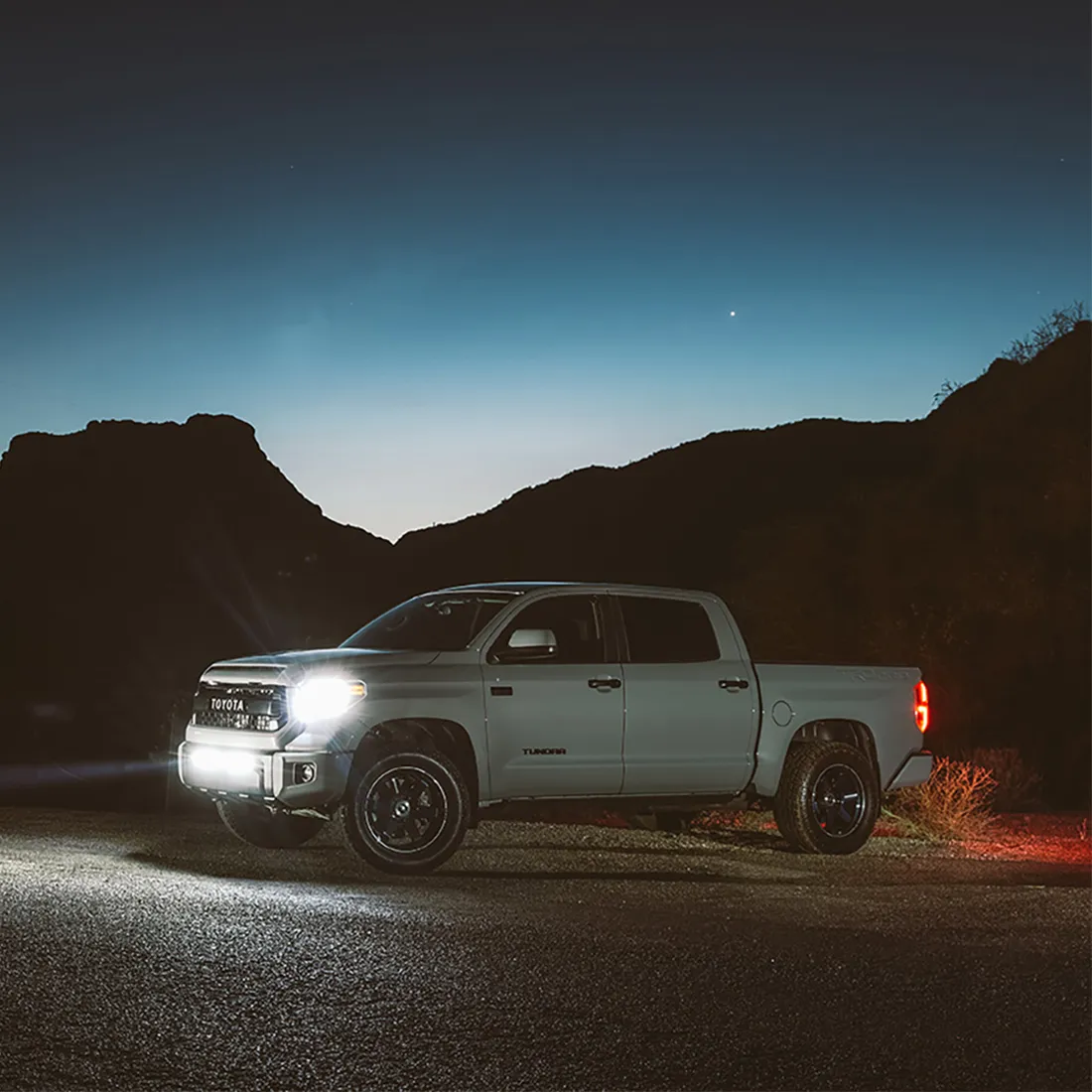 SR-Series 30 Inch Dual Function SAE Auxilary High Beam Driving Lights with Amber Backlight RIGID Industries product image