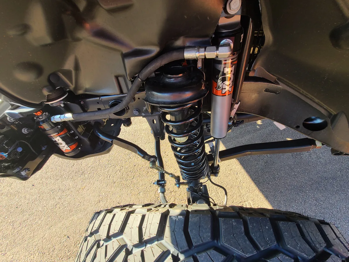 Jl/Jt - Front - 4.5-6" Performance Elite Series 2.5 Reservoir Shock (Pair) - Adjustable product image