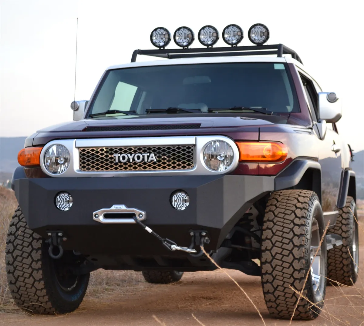 HiLine Front Winch Bumper; Enclosed; 3/16 in. Thick Steel Plate Construction; product image