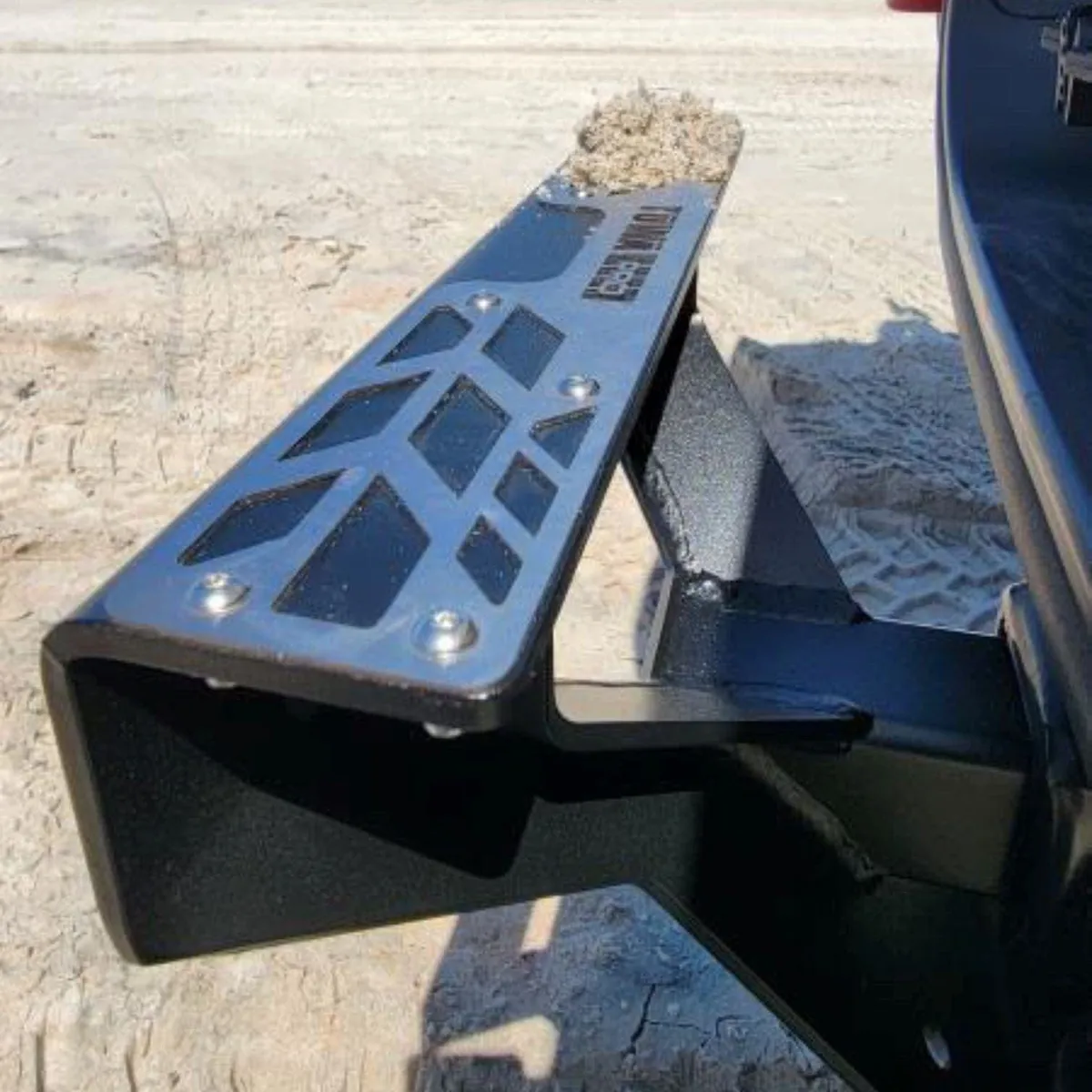 Tuwa Pro Rear Hitch Step With Skit Plate product image