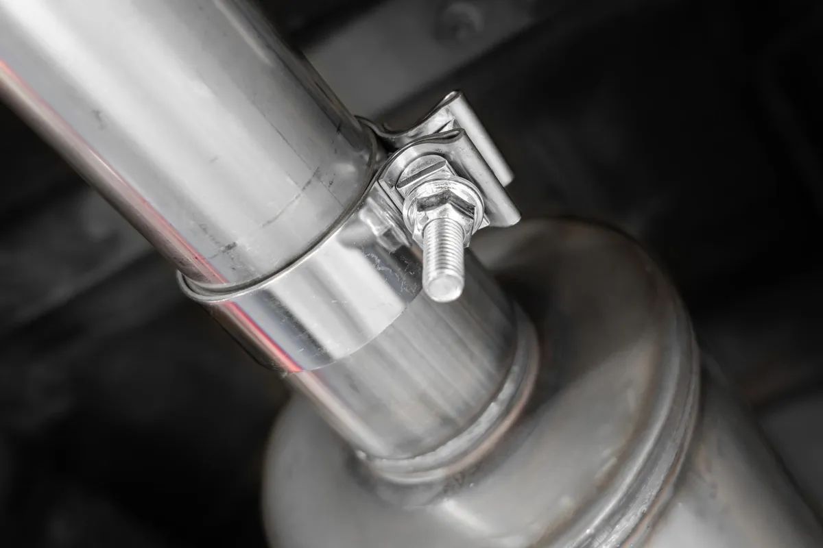 03-24 Toyota 4Runner 11-16 Toyota Land Cruiser Prado Armor Pro T304 Stainless Steel 2.5 Inch Cat-Back High Clearance Turn Down Single Rear Exit MBRP Exhaust System product image