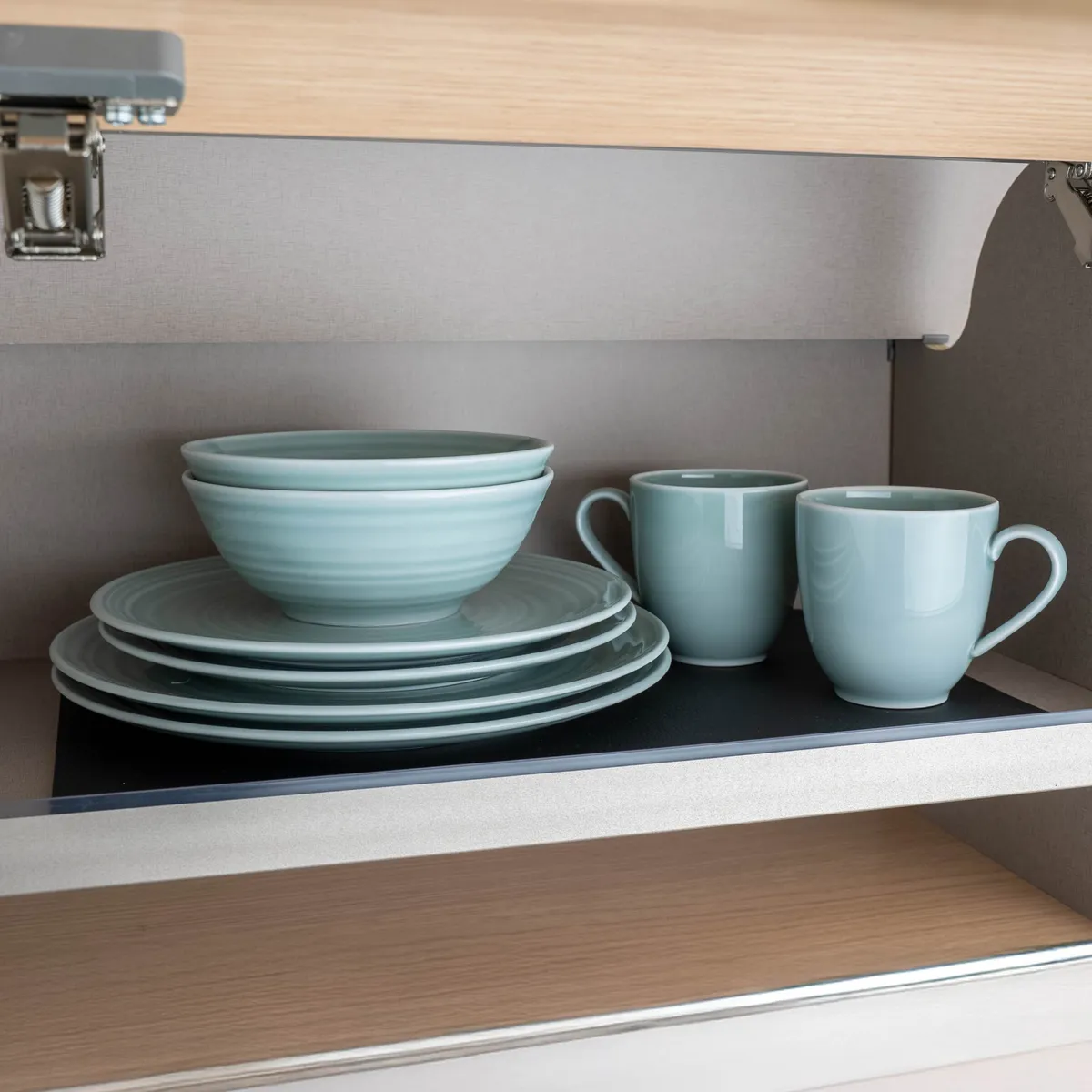 Magnetic porcelain tableware set CYAN product image