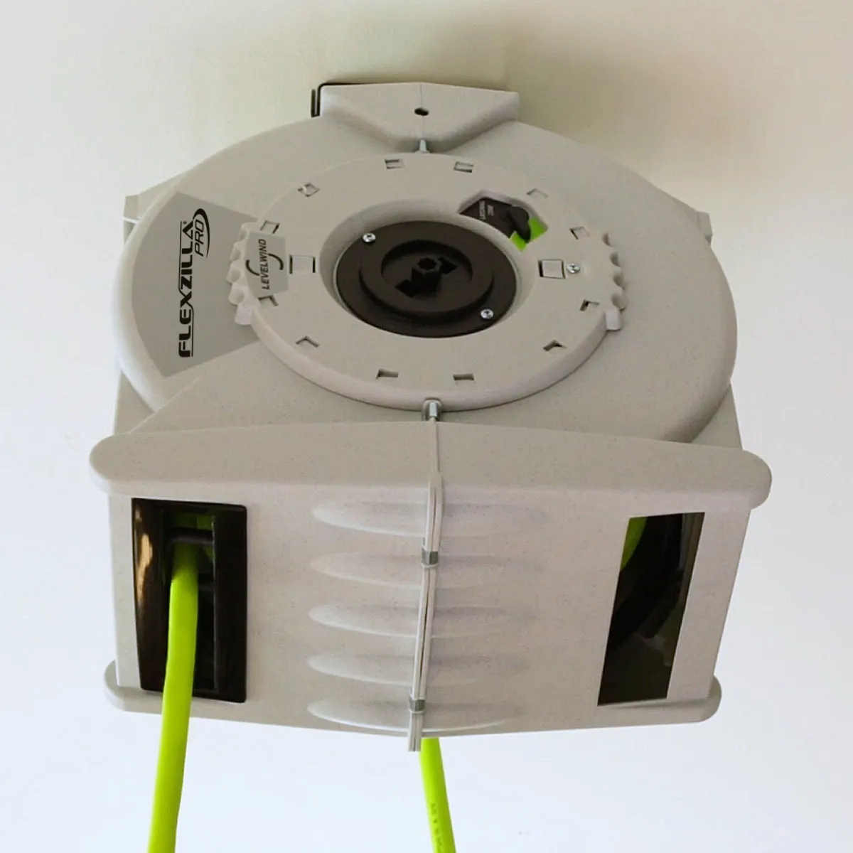 Fzp Pro Retractable Water Hose Reel w/ lw 1/2in x 70ft product image