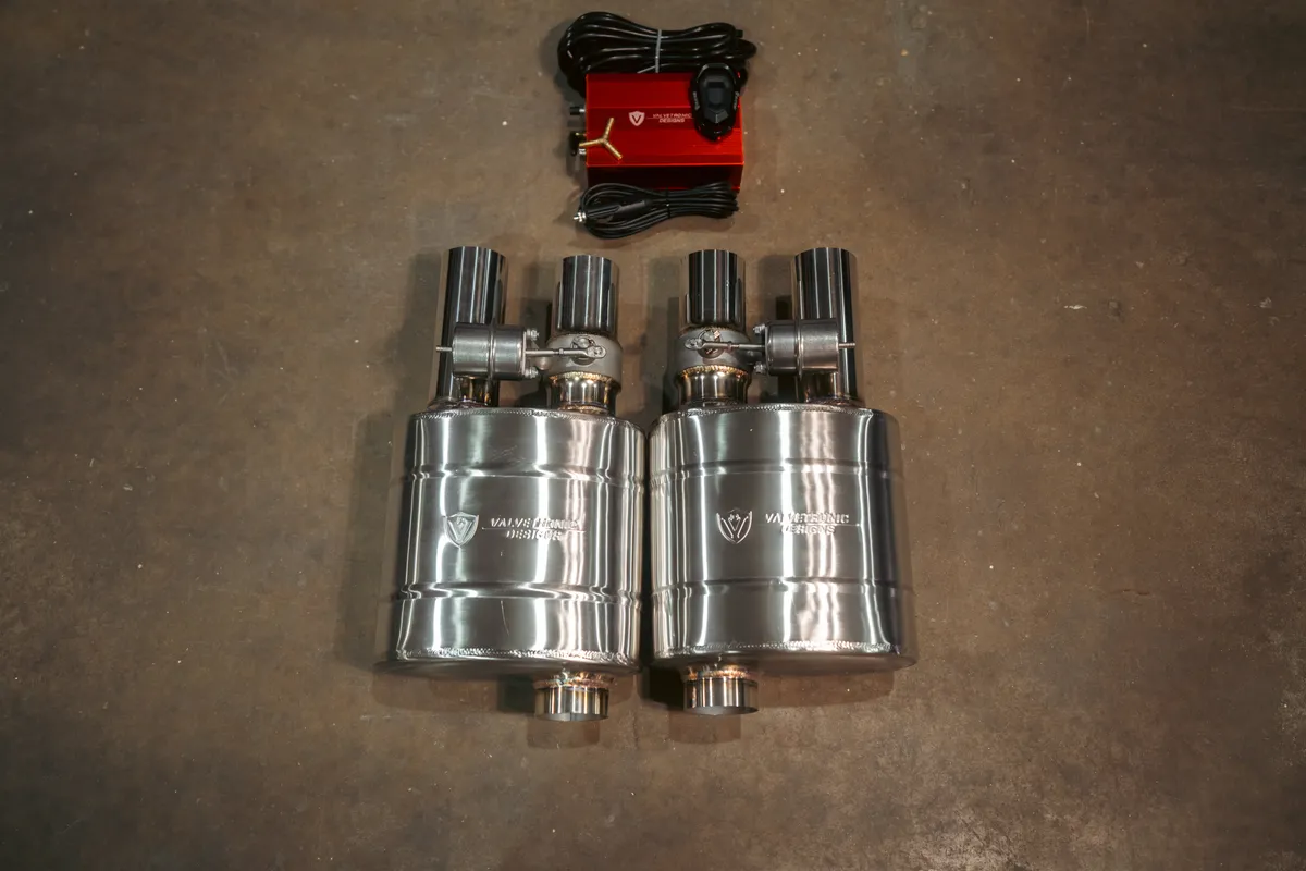 Universal Muffler Kit, Single Inlet Dual Outlet, 63MM 2.5 Inch 2 Mufflers Valvetronic Designs product image