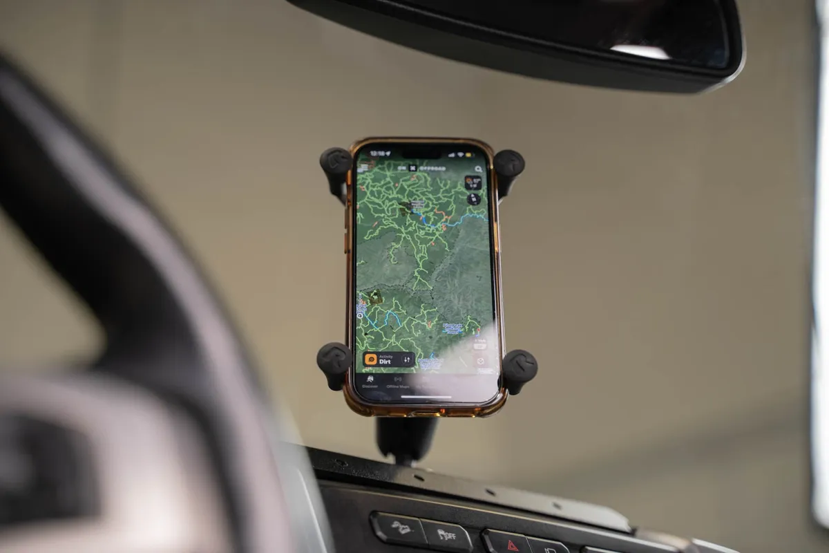 2015-2020 F-150 & 2017-2021 F-250/350 | Digital Device Dash Mount product image