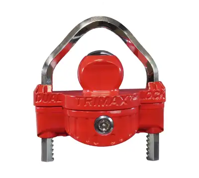 Trimax Universal Coupler & Wheel Lock1/2in Steel Shacklered