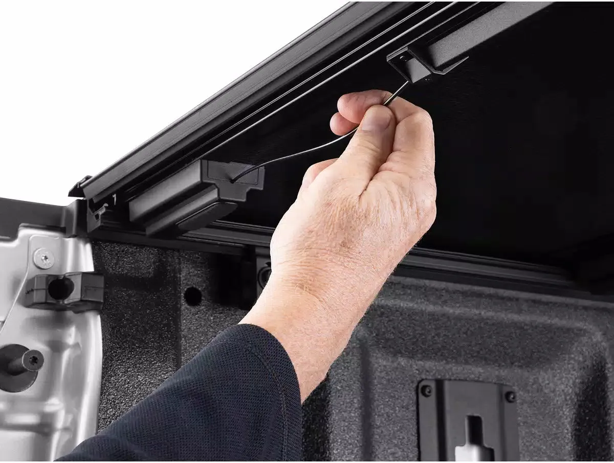 24c Tacoma 6ft Bakflip F1 Folding Tonneau Cover Black product image