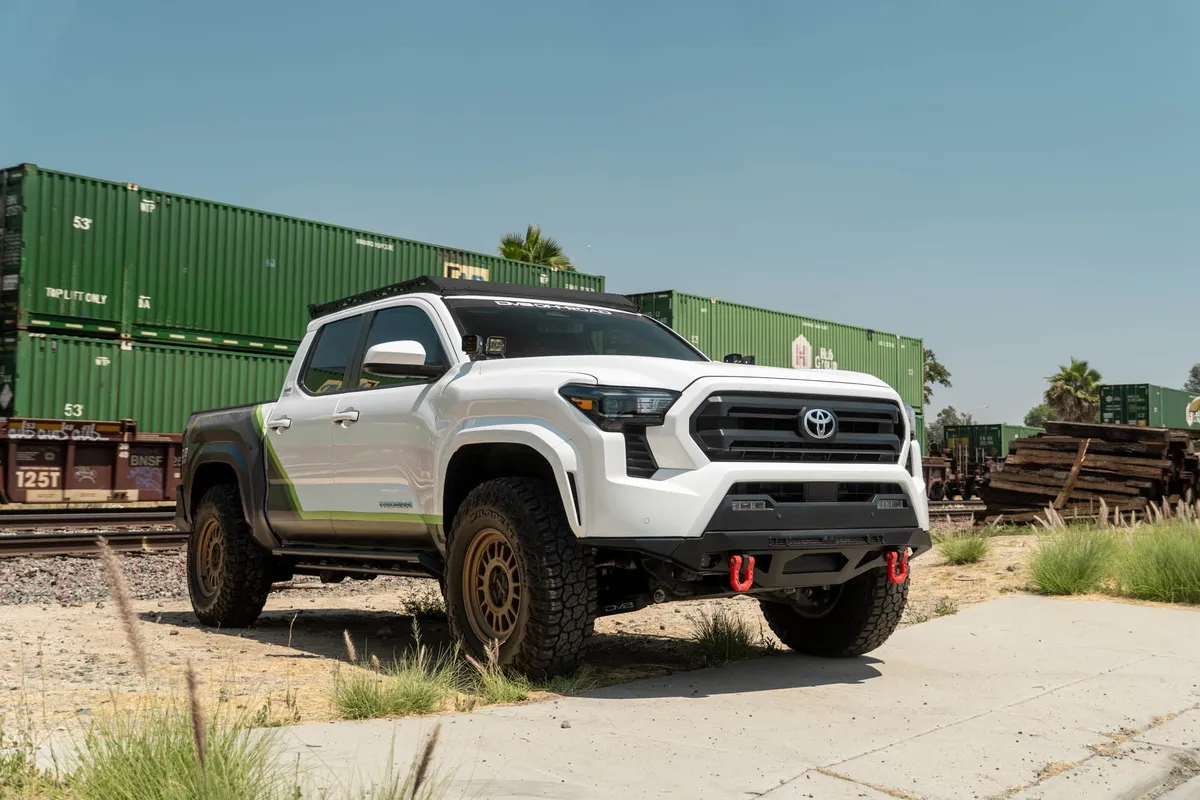 DV8 Universal Offroad Winch Fairlead Cover Plate product image