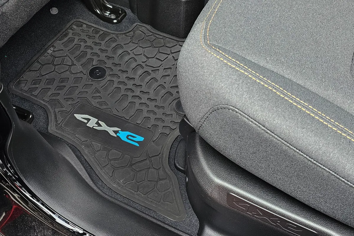 21-24 Jeep 4xe Front and RearTire Tread/Scorched Earth Scene w/ 4xe Insert - Black w/ Silver '4x' & Dark Blue 'e' Insert product image