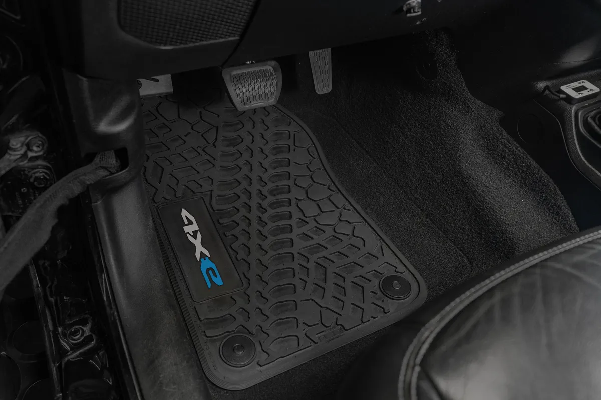 21-24 Jeep 4xe Front and RearTire Tread/Scorched Earth Scene w/ 4xe Insert - Black w/ Silver '4x' & Dark Blue 'e' Insert product image