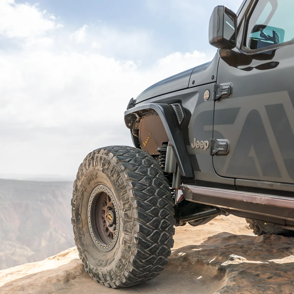 18c Wrangler/20c Gladiator Front Inner Fender Liner Raw product image