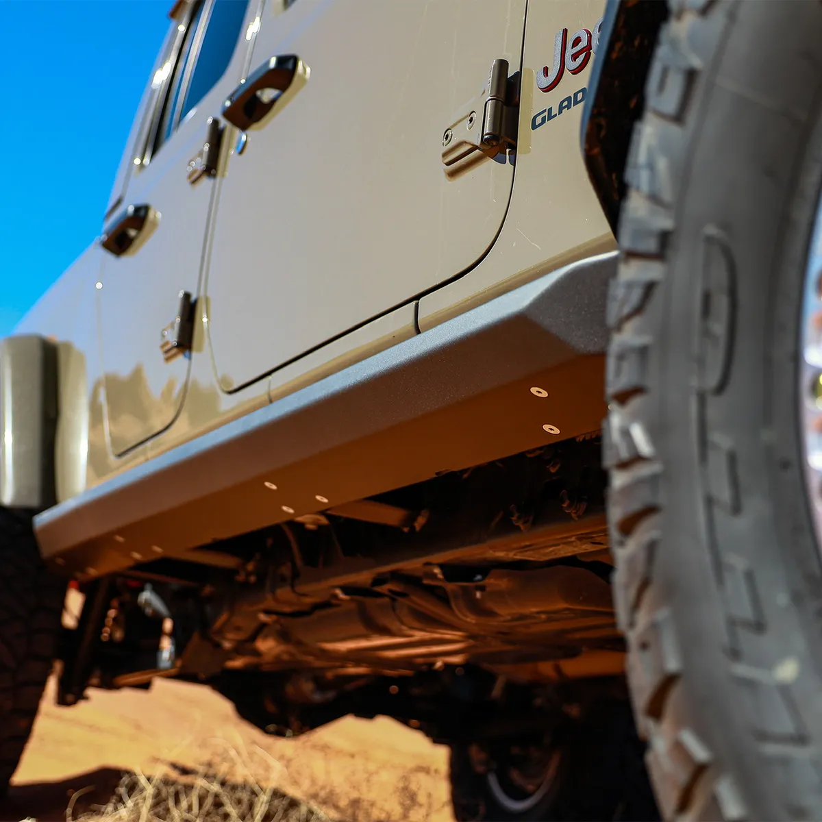 20c Gladiator Bolt On Slider Kit Raw product image