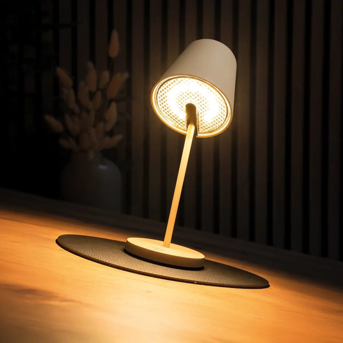 Magnetic lamp PORTOFINO SAND including placemat and pad product image