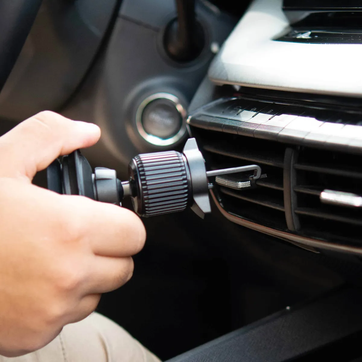 Magnet-VACUUM Handy Holder UNIVERSAL for Car Air Vent including Magnet-VACUUM Patch product image
