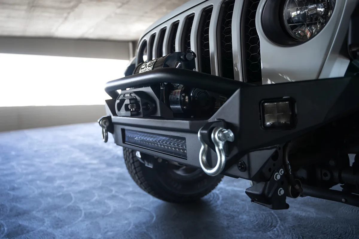DV8 Offroad FBJL-07 Jeep Wrangler JL & Gladiator JT FS-7 Mid-Width Winch Front Bumper product image