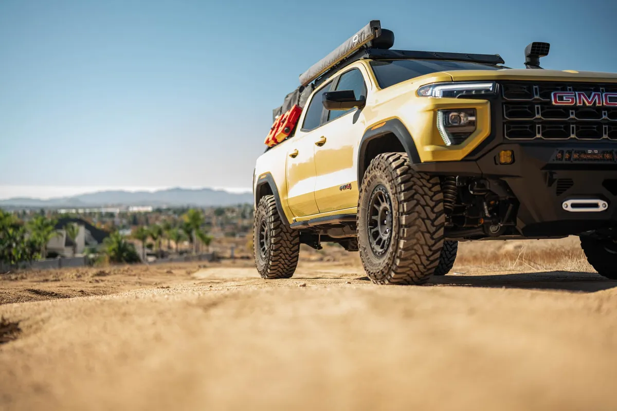 2023-2024 Chevy Colorado GMC Canyon DV8 Offroad OE Plus Side Steps product image