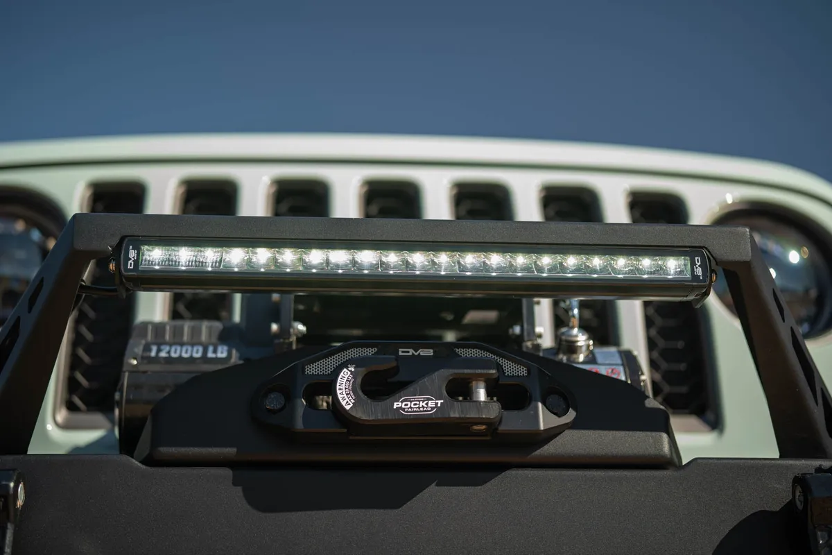 DV8 Offroad 20-Inch Halo Elite Single Row Light Bar with Accent Light product image