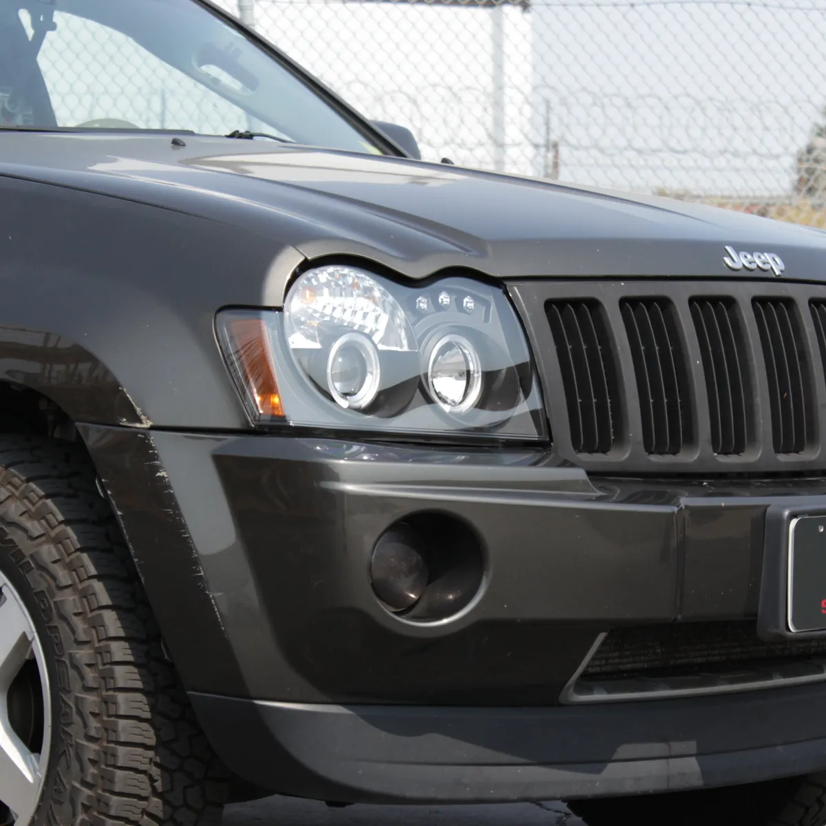 ( Spyder Signature ) Jeep Grand Cherokee 05-07 Projector Headlights - LED Halo - LED ( Replaceable LEDs ) - Black - High H1 (Included) - Low 9006 (Not Included) product image