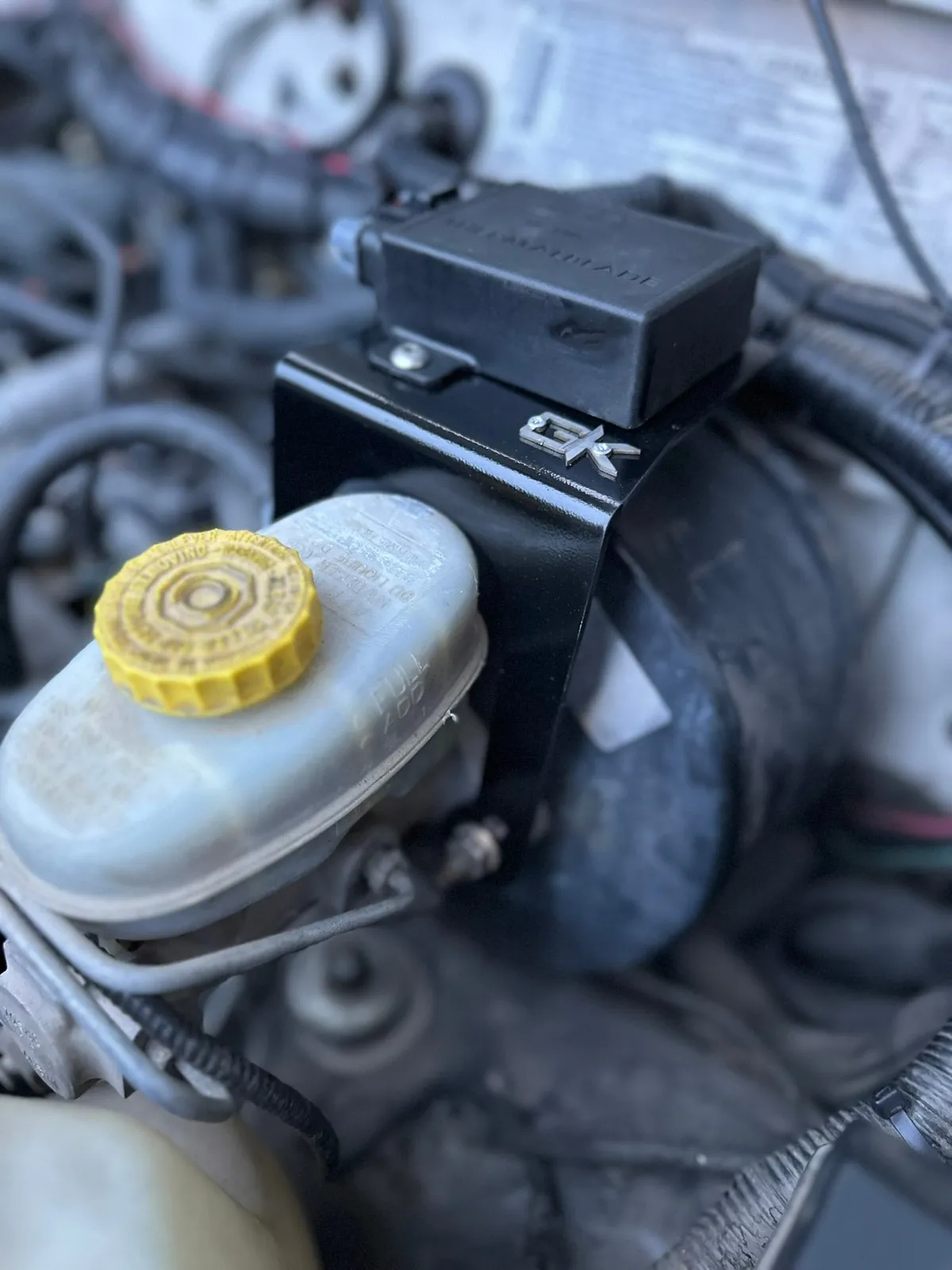 1984-2002 Jeep Cherokee XJ Heated Wiper Blades with Installation Bracket product image