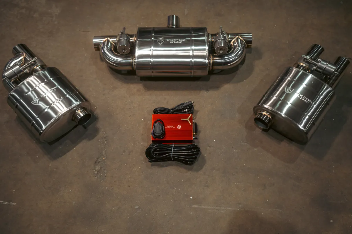 Universal Muffler Kit, Single Inlet Dual Outlet, 63MM 2.5 Inch 2 Mufflers Valvetronic Designs product image