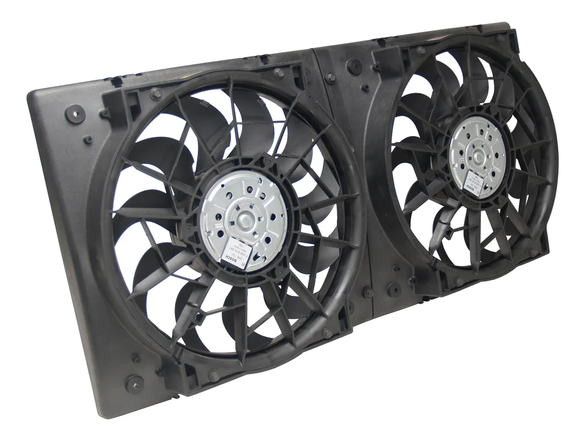 Derale 16928 High Output Dual 12 Electric RAD Fan/Plastic Shroud Kit product image