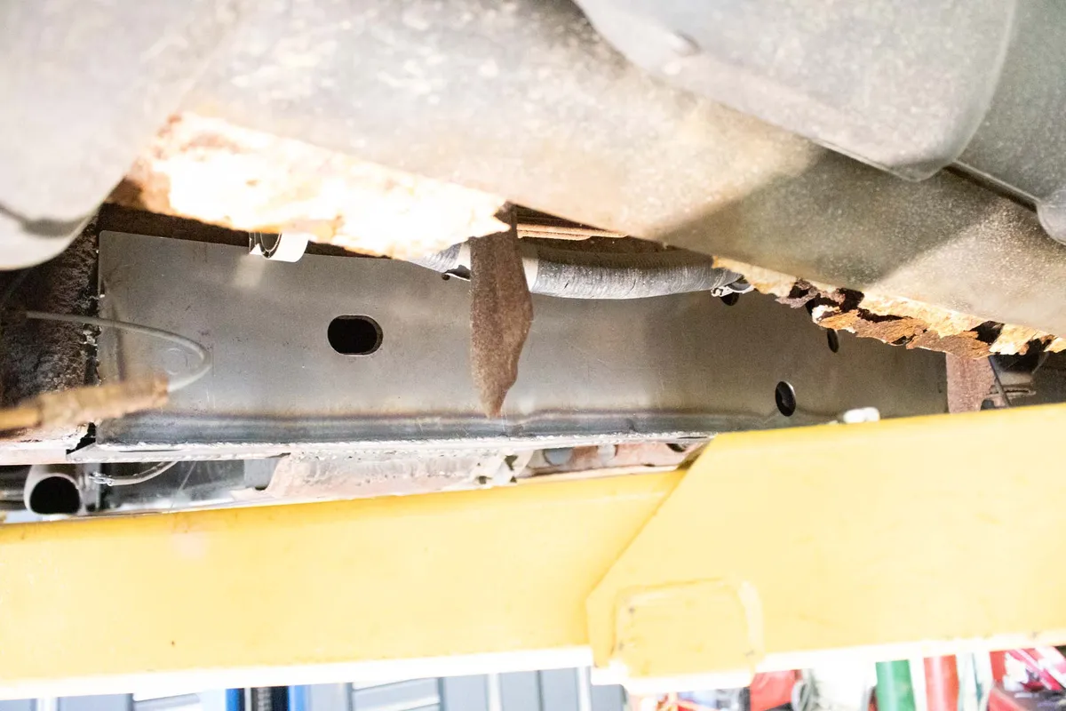 2002-2006 Chevy Avalanche 2000-2006 Chevy Suburban And Gmc Yukon XL 2003-2006 Cadillac Escalade Ext And Esv Front Center Frame Section Left Side product image