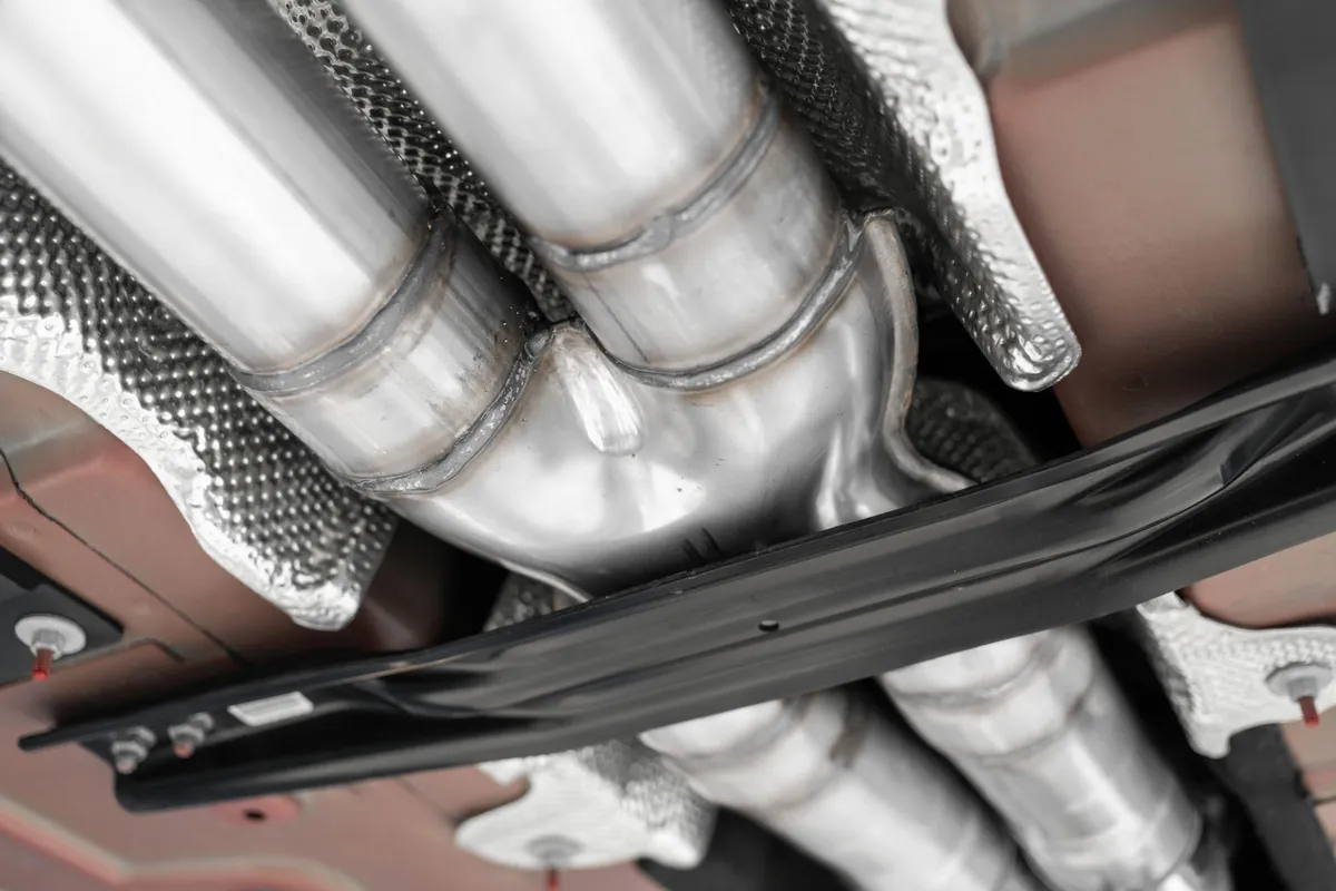 Armor Lite Cat Back Performance Exhaust System; Fits w/Active Exhaust Valves; 3 in.; Aluminum; Dual Rear; Street Profile; 5 in. Dual Carbon Fiber Tips; product image