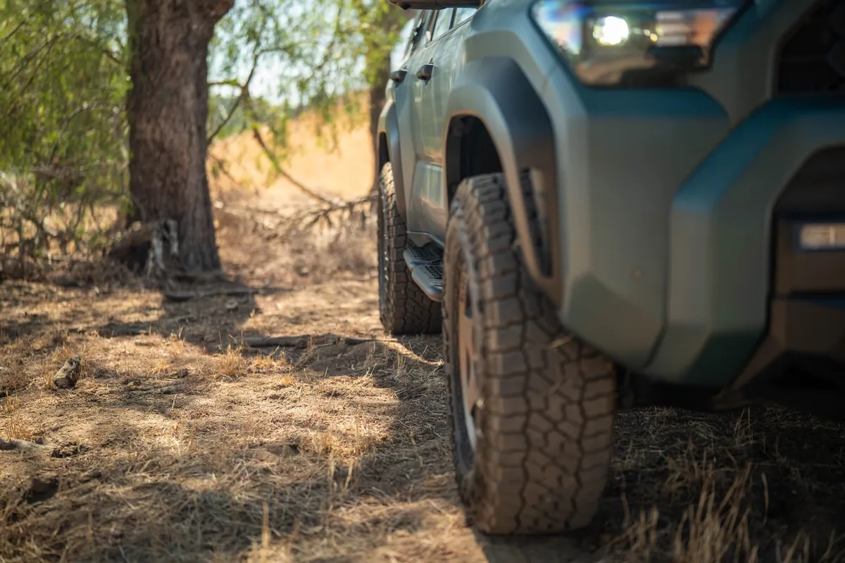 DV8 2025 Toyota 4Runner OE Plus Side Steps SRTF3-02 product image