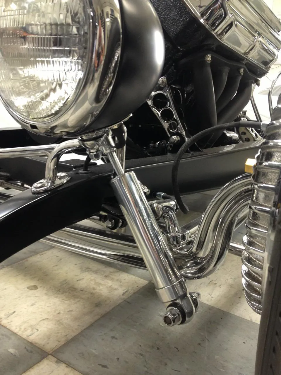 Polished Hot Rod Shock 4.8 Inch Stroke W/ Exposed Shaft Universal 1 Eye/Eye Shock W/ 7/16 Inch 1/2 Inch And 5/8 Inch I.DSleeves 9.3 Inch X 14.1 Inch W/ A 11.5 -12.5 Inch Ride Height Ridetech product image