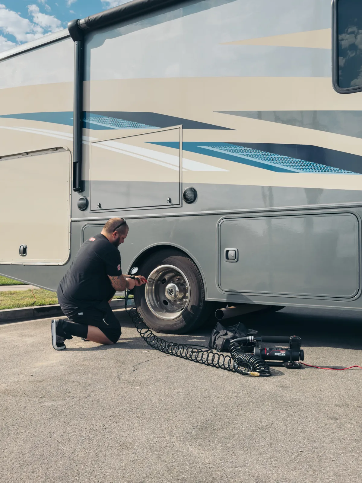 EF Model 450P RV Portable Compressor (12V, 100% Duty, 150 PSI) product image