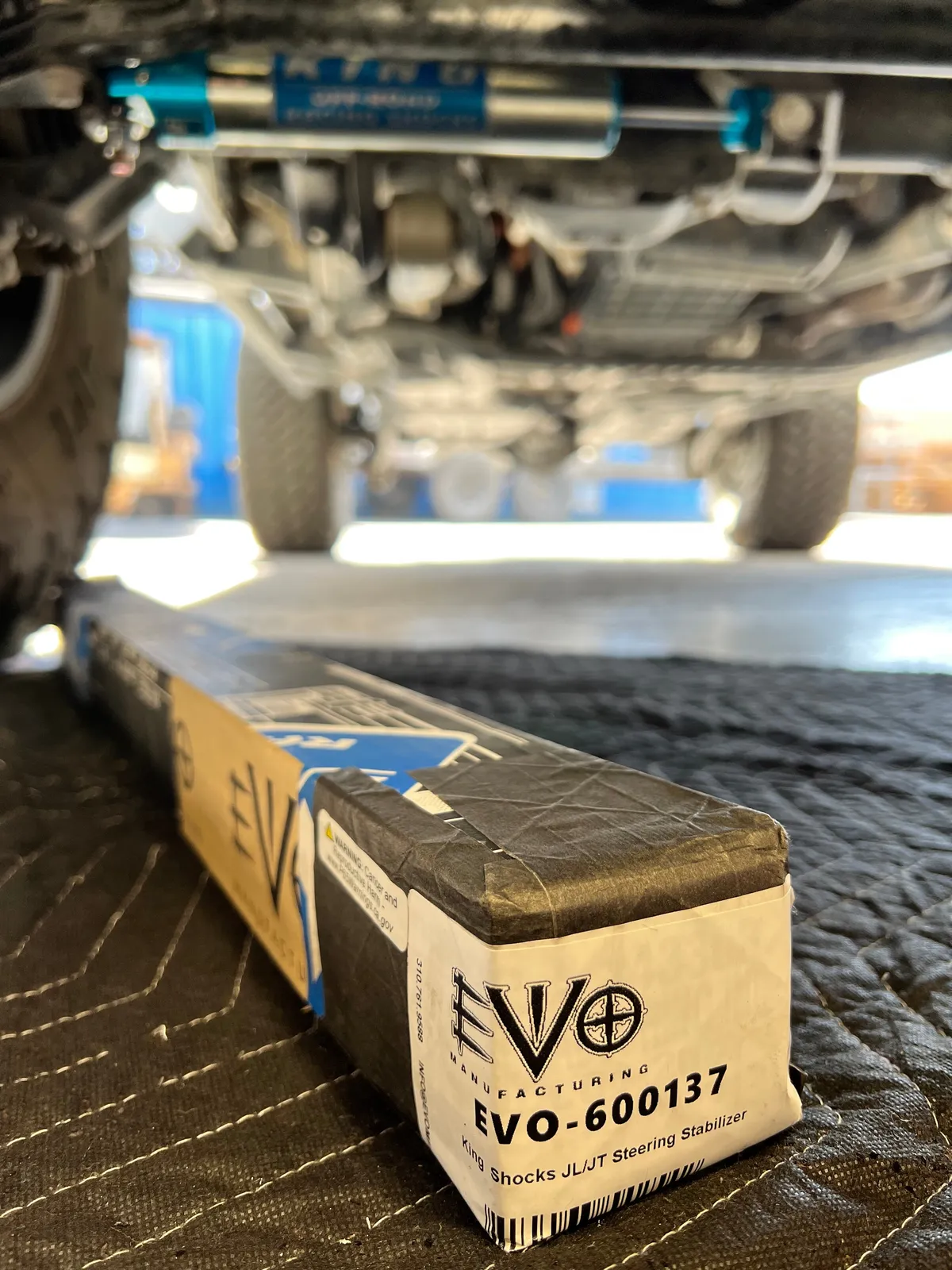 18c Wrangler/20c Gladiator King Shocks Steering Stabilizer product image