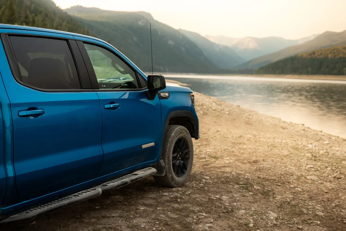 2019-2024 GMC Sierra 1500 Chevrolet Silverado 1500 Crew Cab DV8 Offroad OE Plus Side Steps product image