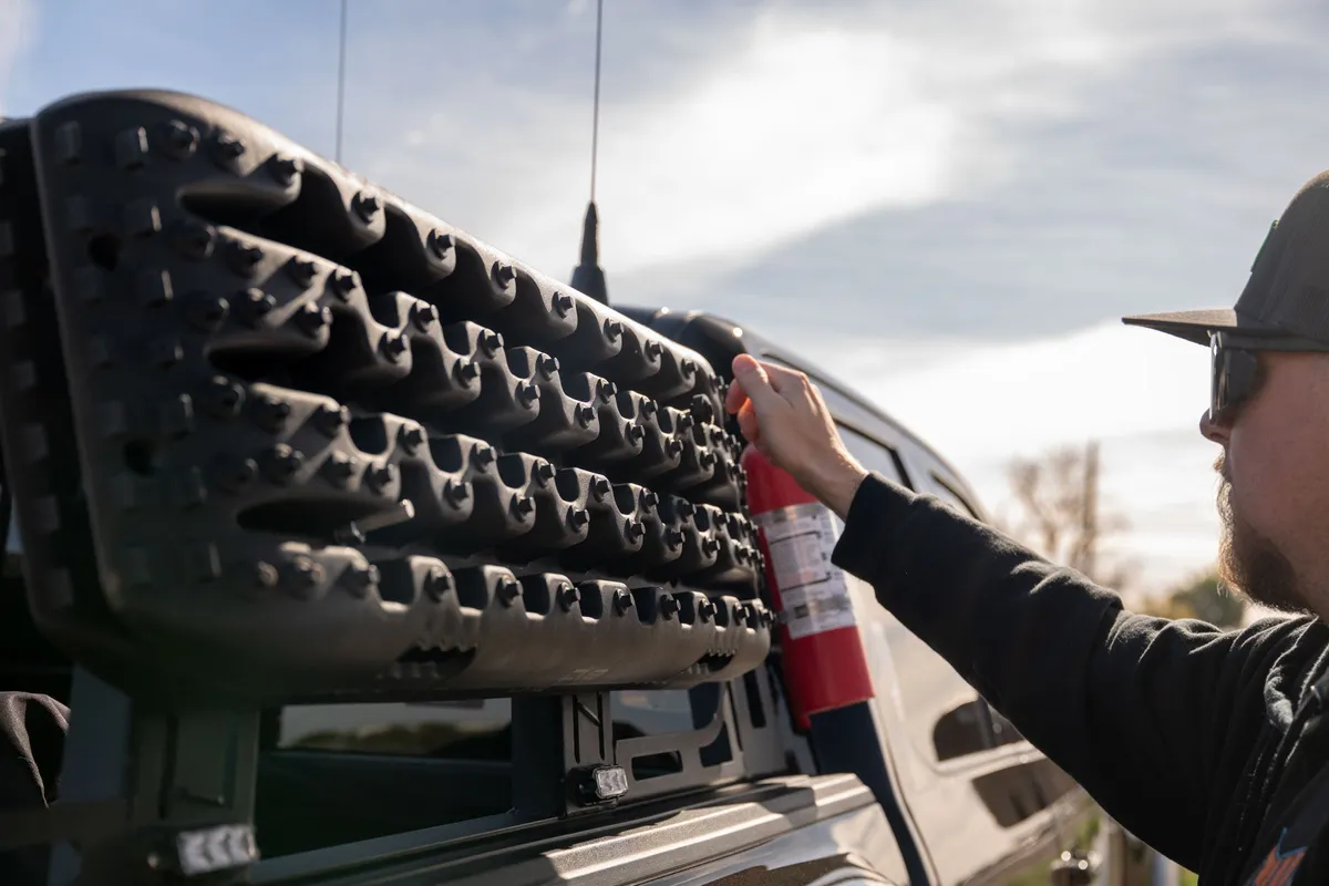 DV8 Xtract Traction Boards Pair Tan RTB1-02TN product image