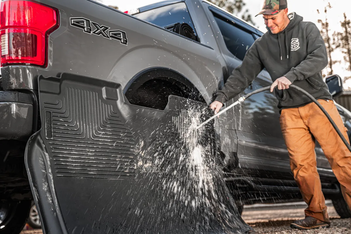 22c Grand Cherokee (New Body Style) Weatherbeater 2nd Row Floor Liner Black product image