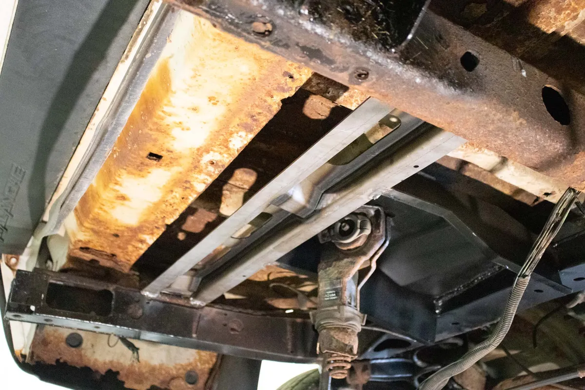 2002-2006 Chevy Avalanche 2000-2006 Chevy Suburban And Gmc Yukon XL 2003-2006 Cadillac Escalade Ext And Esv Rear Spare Tire Crossmember product image