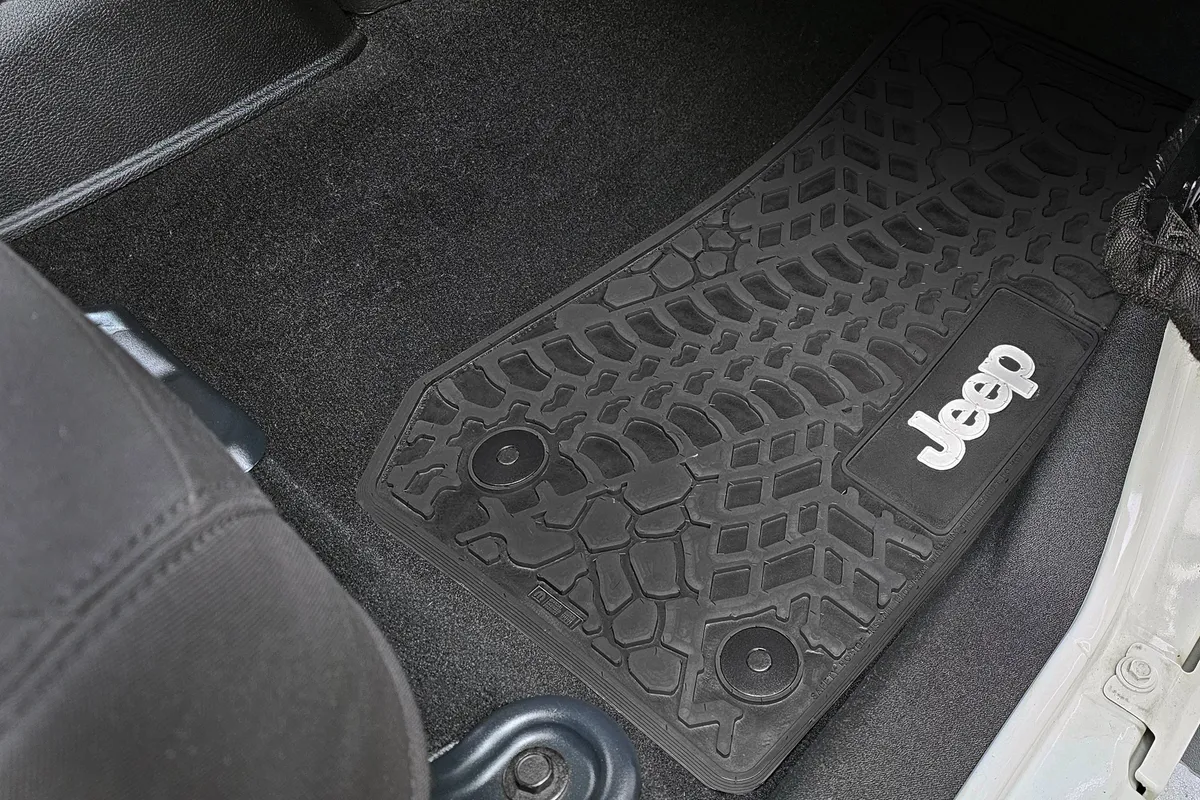 14-18 Jeep JK 2 Dr Front -Tire Tread/Scorched Earth Scene w/ JEEP Insert - Black w/ Lime Insert product image