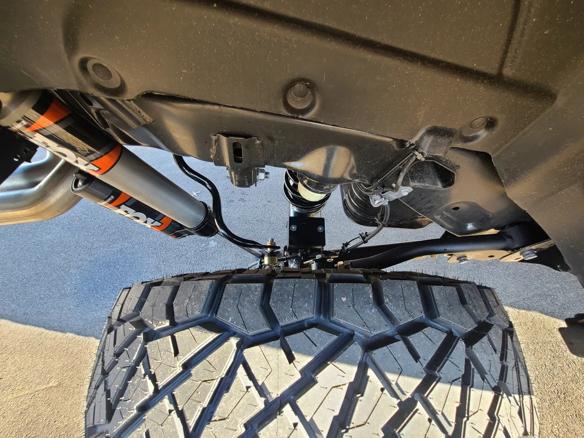 JL - Rear - 3.5-4" Performance Elite Series 2.5 Reservoir Shock (Pair) - Adjustable product image