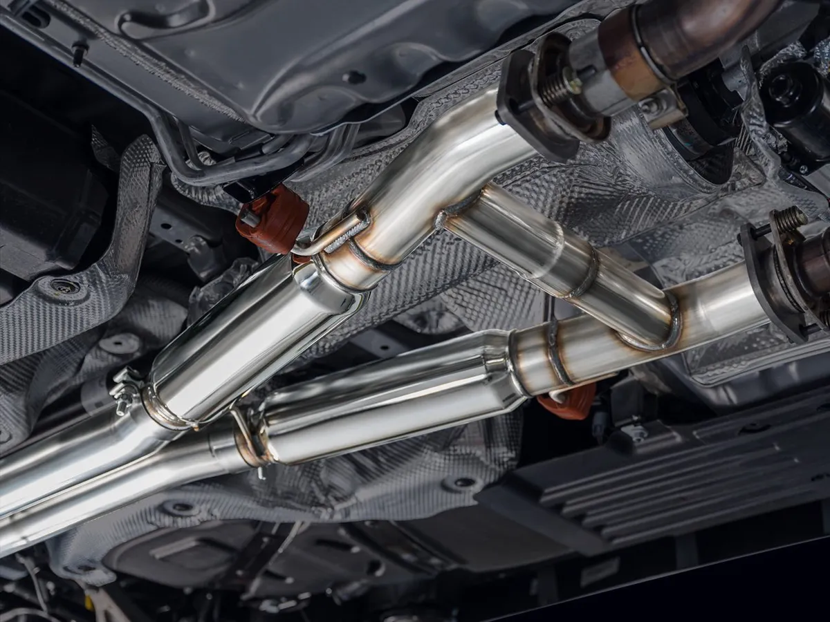 AWE Touring Edition Exhaust for Dodge Durango 6.4 / 6.2 SC - Chrome Silver Tips product image