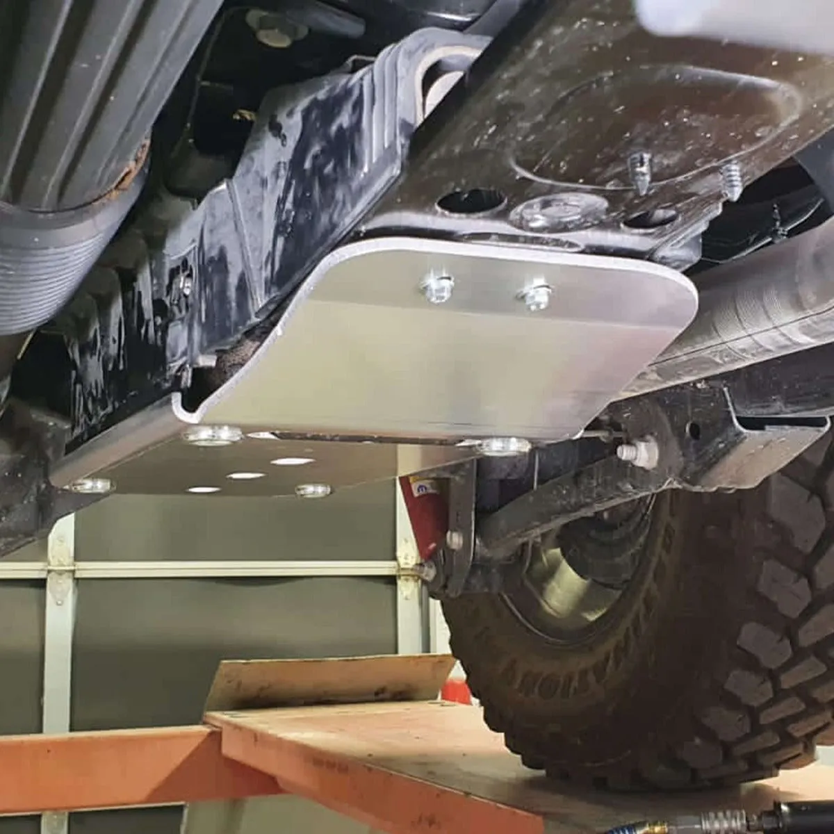 eTourque Battery Skid Plate | Jeep Wrnagler JL 21-25 (2.0L Turbo / 3.6L, 4 doors) product image