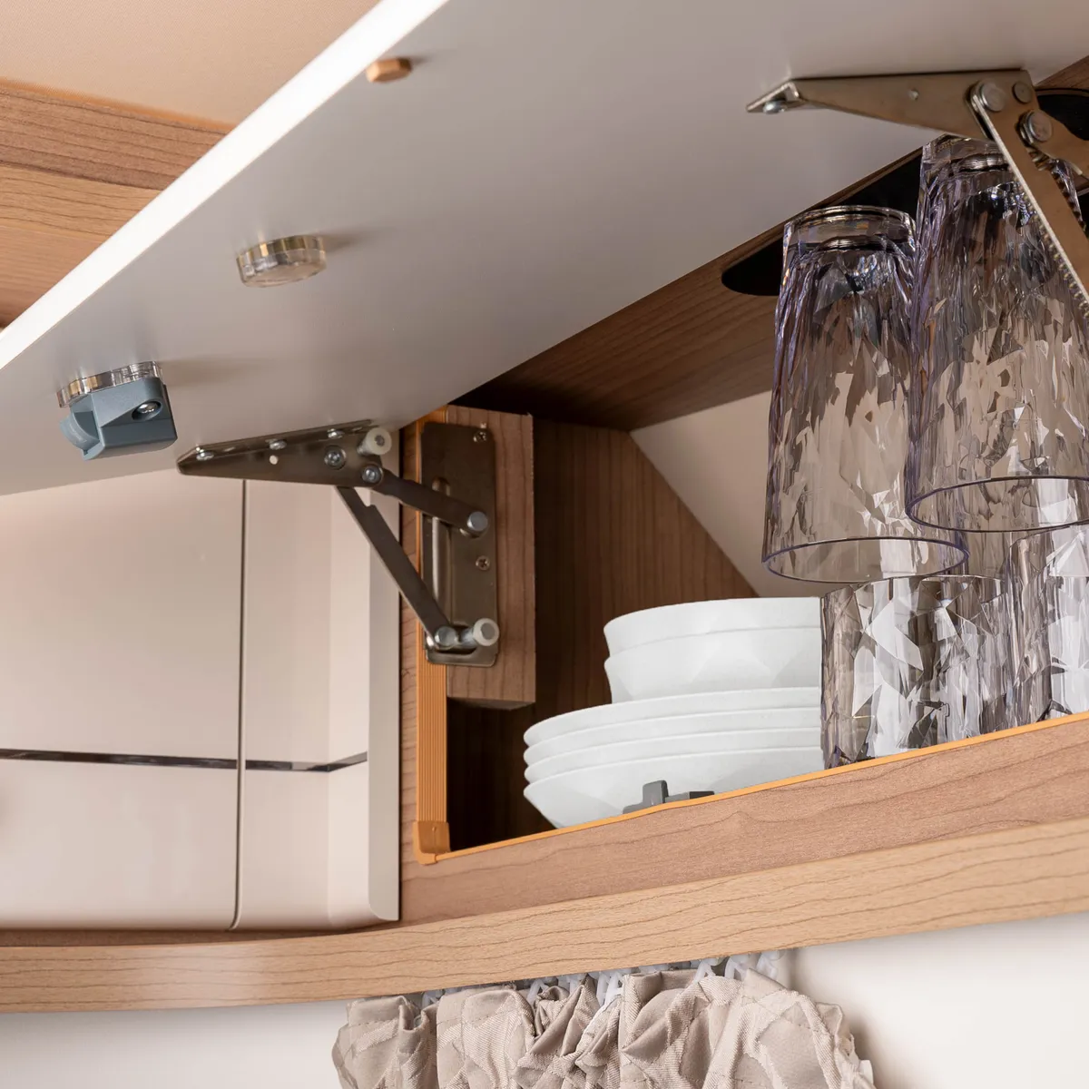 Magnetic plastic bowls CLASSIC âŒ€ 16 cm product image