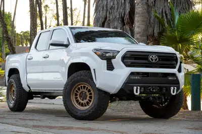 DV8 Offroad 24c Tacoma (Excl Trd Pro/Trail Hunter) Centric Series Front Bumper